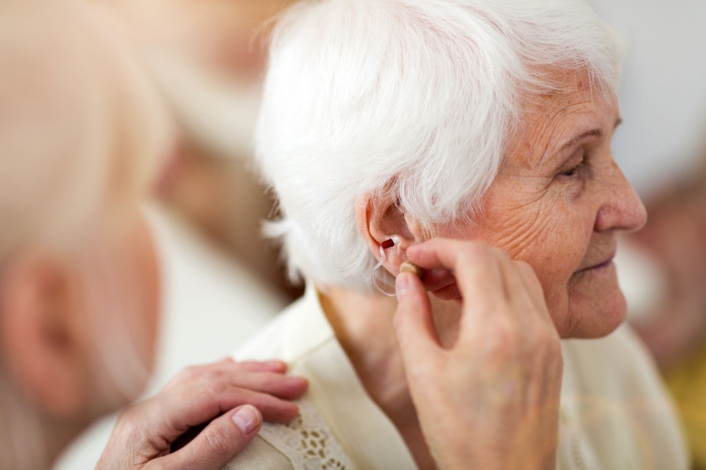 Yaşlılarda İşitme Kaybı Alzheimer’a Neden Olabilir…