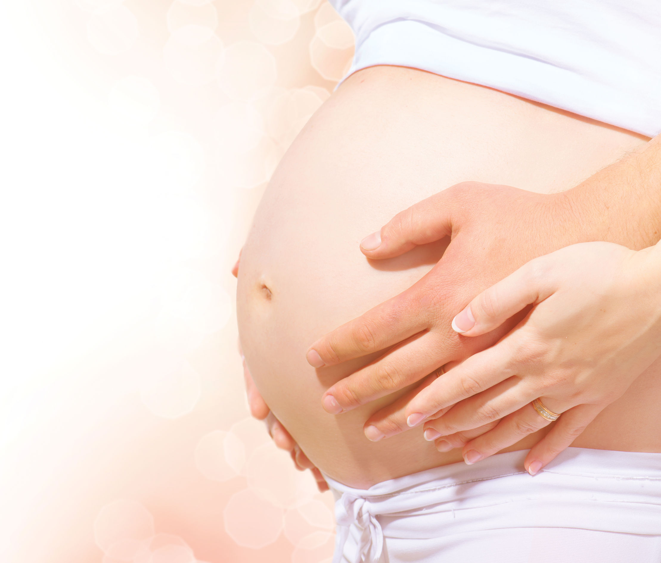 İleri Yaşta ve Yumurtalık Rezervi Düşük Anne Adaylarına Özel Tedavi:  “ Mini Tüp Bebek “